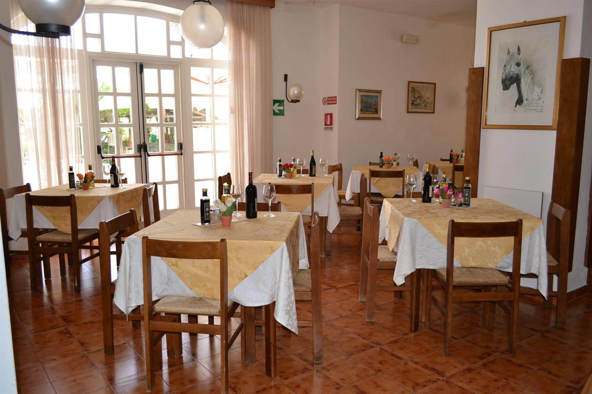 Hotel Villa Bina Sant'Angelo  Exterior photo